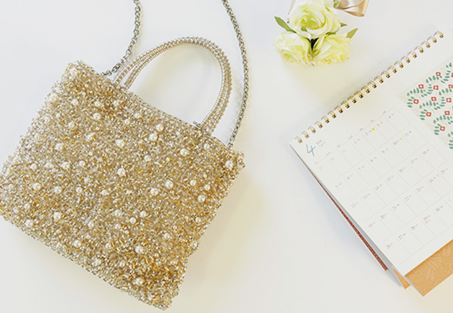 ペルラ グリッター/スクエア ミディアム/シルバーゴールド