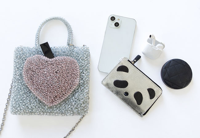 クオーリ/ホワイトシルバー×フラミンゴシルバー,パンダスペシャル/キーリング付きフラグメントケース/シルバー