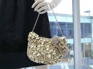 kitty_pouch_up_0203.jpg