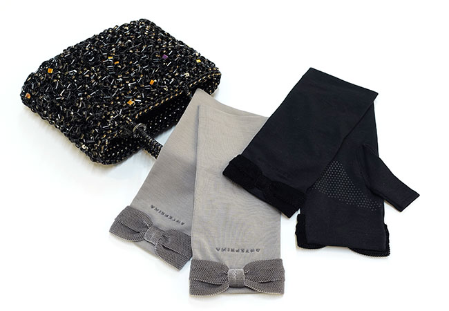 ベロアメッシュリボン付きUVケアフィンガーレスショートグローブ/ブラック,ベロアメッシュリボン付きUVケアフィンガーレスショートグローブ/グレージュ,ワイヤー グリッター*S/スクエア スモール/ディープブラック