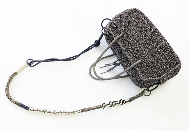 ボクシー/エナメルグレー,ワイヤーストラップ/マットブラック×マットオリーブ