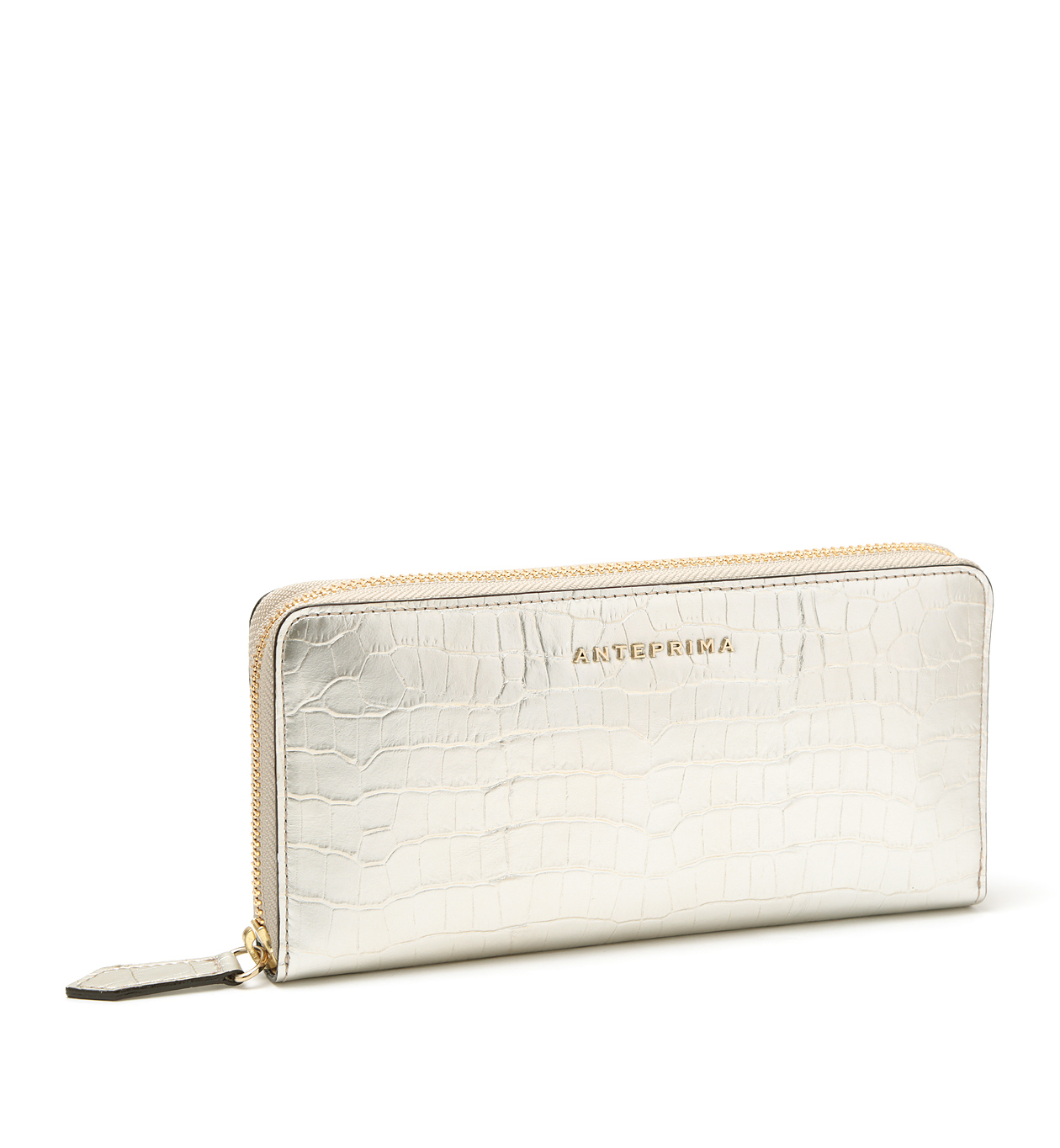 50代女性に人気の財布はANTEPRIMAのシャンパンゴールドです