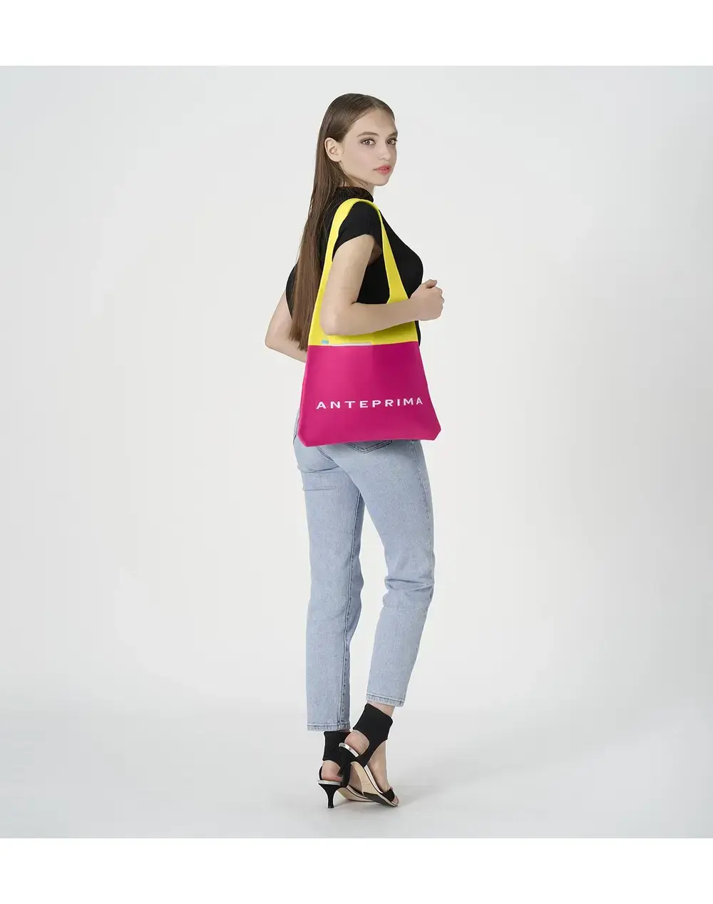 タカヒロ イワサキ/ニットバッグ/フクシアピンク