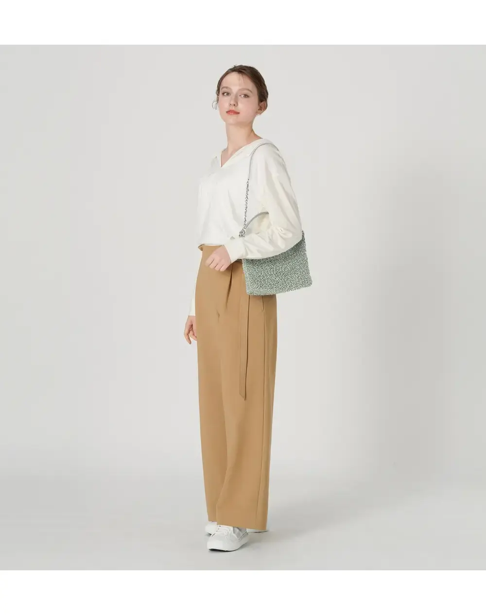 ノード II /ミディアム/グリーングレーシルバー