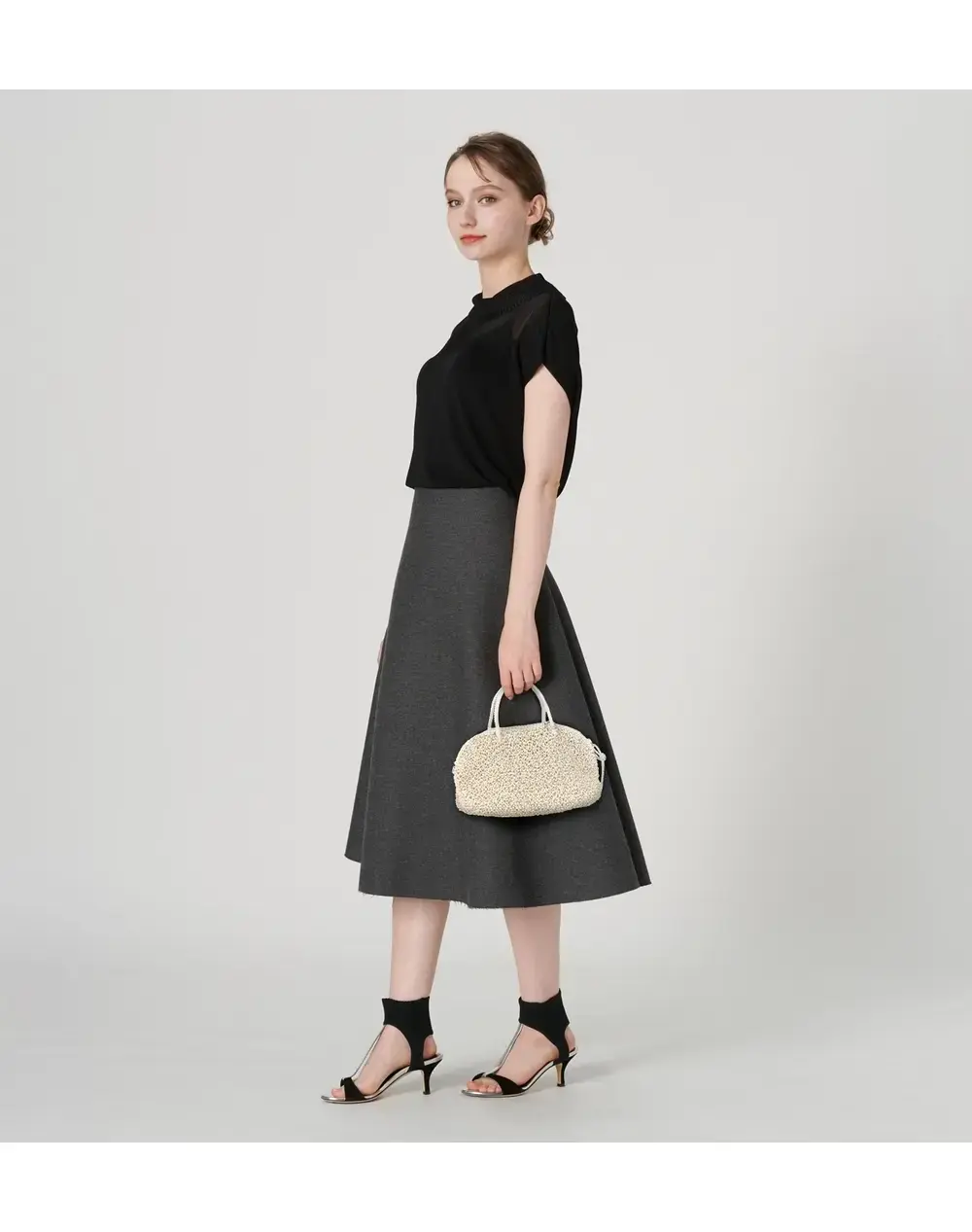 コンフェット/ミディアム/マットホワイト